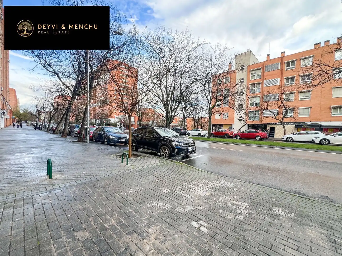 Exterior view of Garage for sale in Madrid