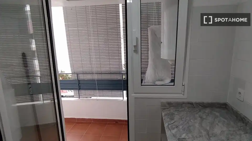 Baño de Piso de alquiler en Godella con Aire acondicionado, Calefacción y Amueblado