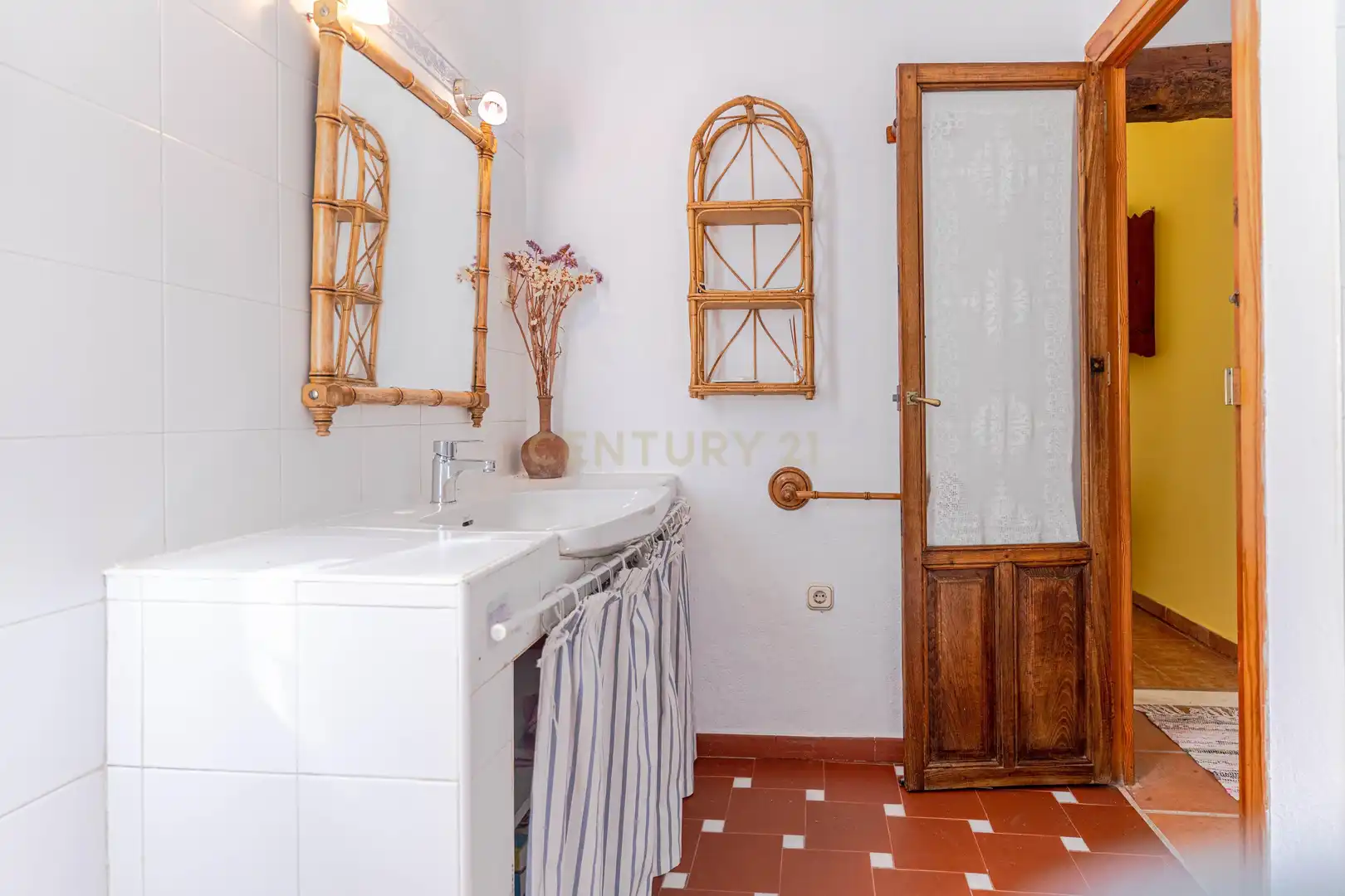 Bathroom of Houses for sale in Órgiva  with Private garden and Swimming Pool