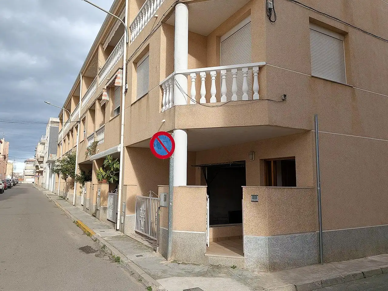 Reihenhaus mit Terrasse zum Verkauf in calle Entença, imagen 3