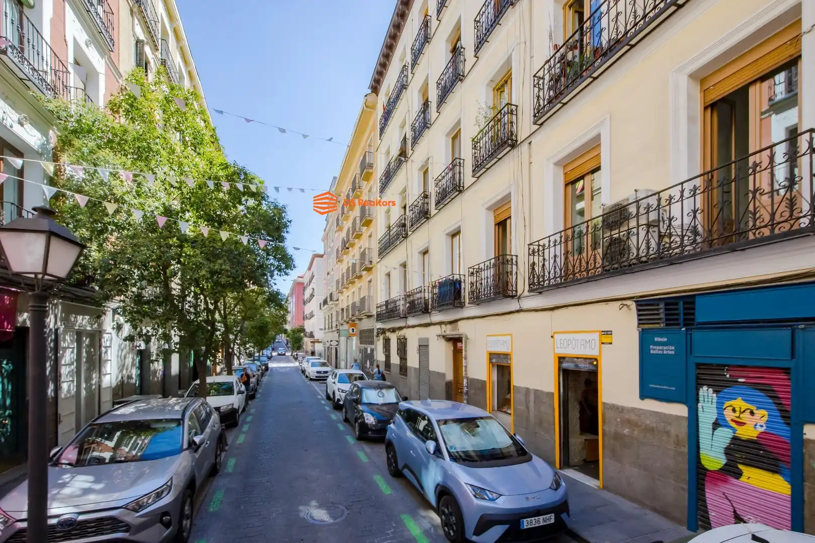 Exterior view of Flat for sale in Madrid  with Heating and Furnished