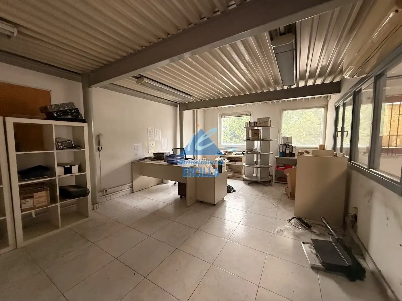 Industrial building for sale in Barrio el Campillo, imagen 6