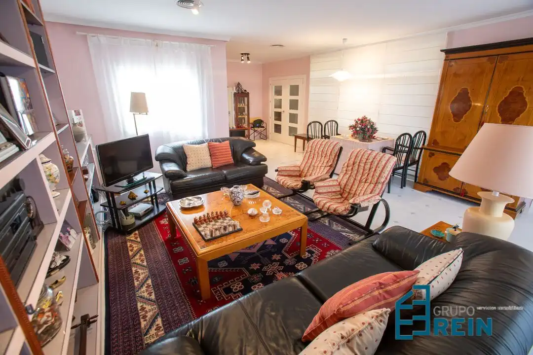 Sala d'estar de Casa o xalet en venda en Añover de Tajo amb Aire condicionat, Calefacció i Jardí privat
