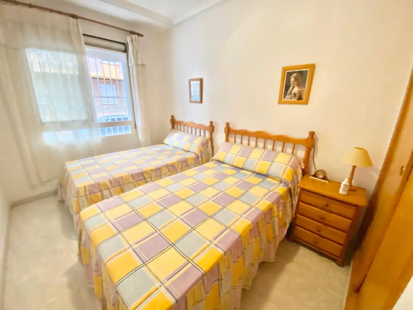 Dormitori de Planta baixa de lloguer en Torrevieja amb Calefacció, Moblat i Forn