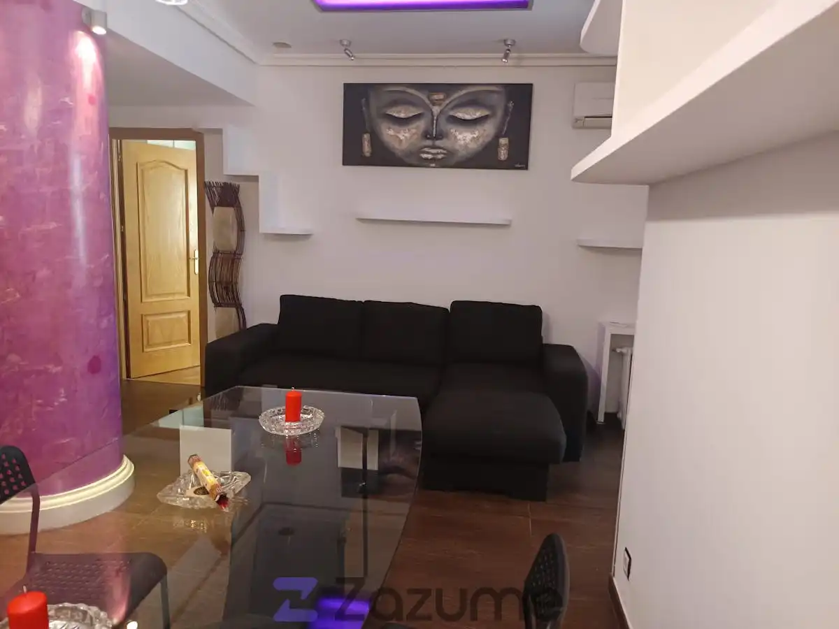 Living room of Flat for rent in Madrid  with Air Conditioner, Heating and Parquet flooring