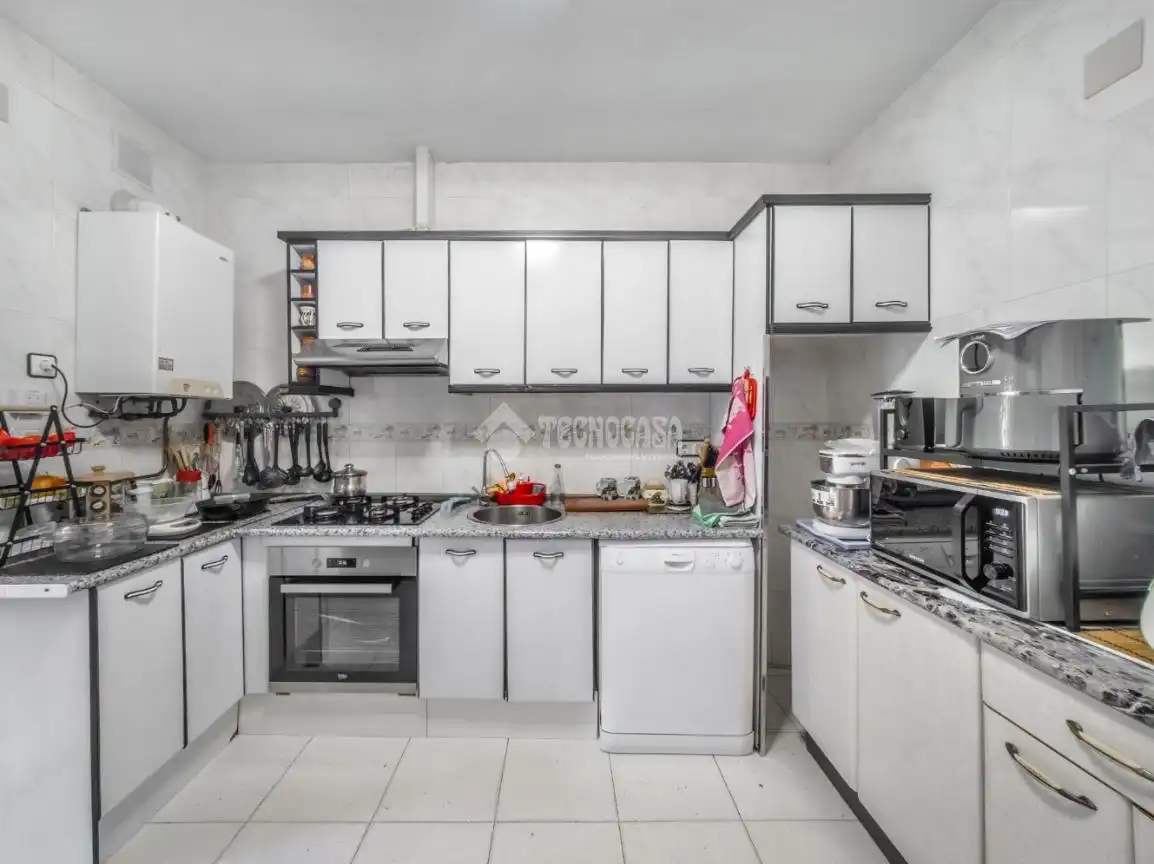 Kitchen of Houses for sale in Nuevo Baztán  with Heating, Private garden and Swimming Pool