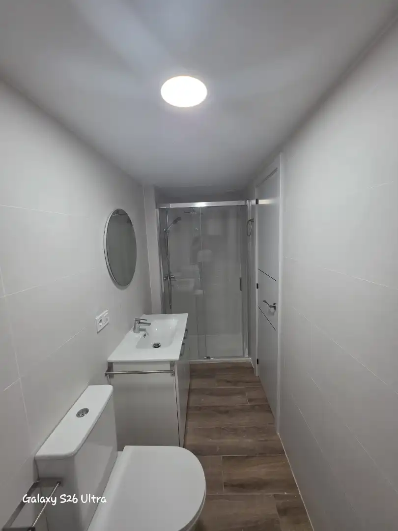 Baño de Estudio de alquiler en Catarroja con Amueblado, Horno y Lavadora