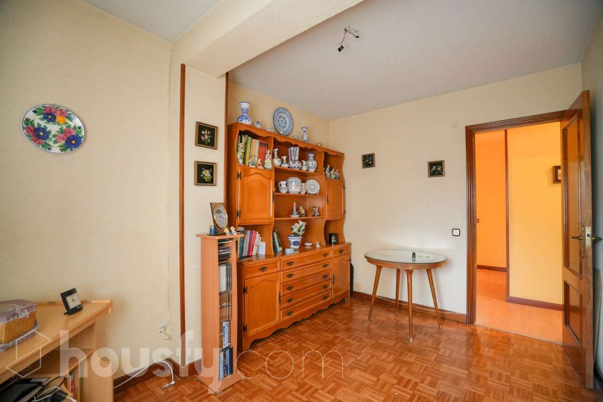 Living room of Flat for sale in  Madrid Capital  with Heating, Terrace and Storage room