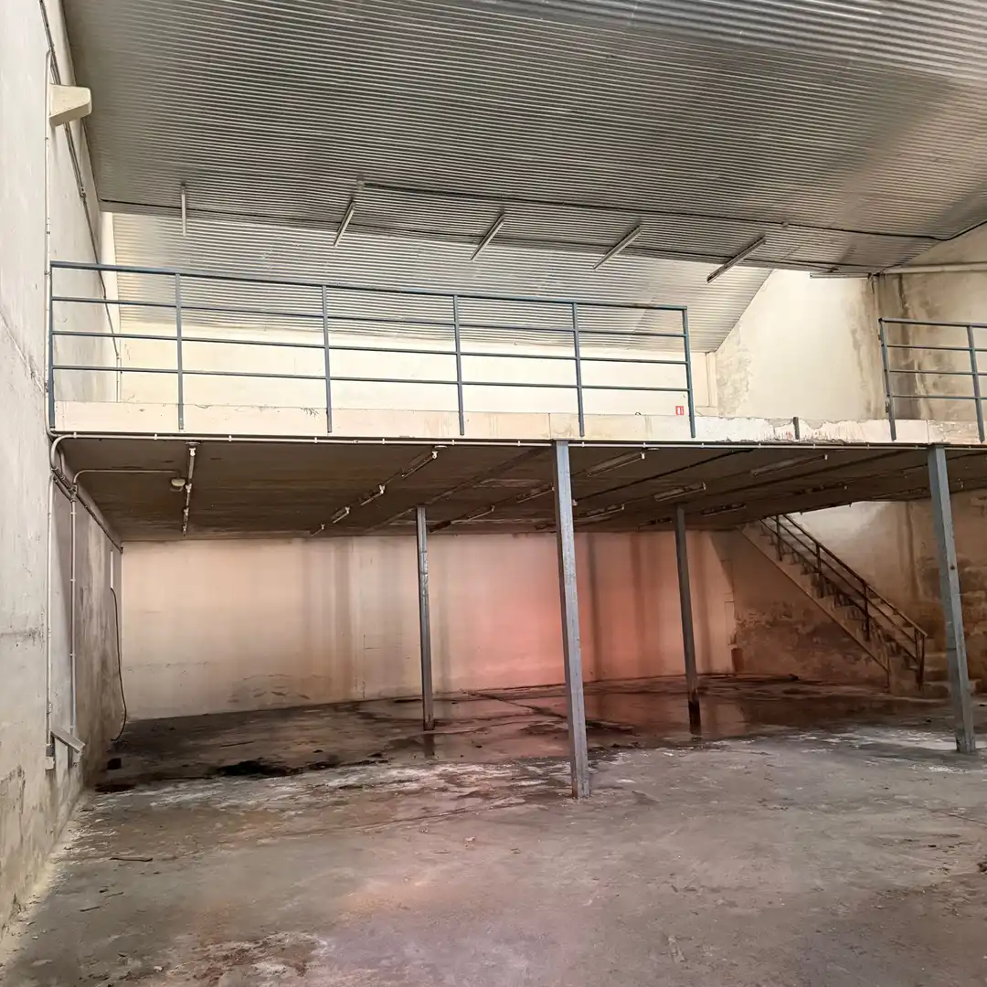 Fabrikhallen zum Verkauf in Oviedo 