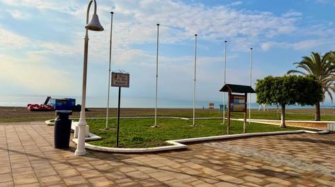 Foto 2 de Piso en venta en Calle Avenida de las Palmeras, La Cala del Moral, Málaga