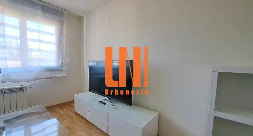 Sala de estar de Piso en venta en Villanueva de la Cañada con Aire acondicionado, Calefacción y Amueblado