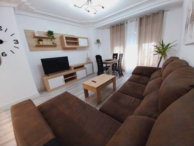 Piso en Alquiler en Calle Auseva en Versalles