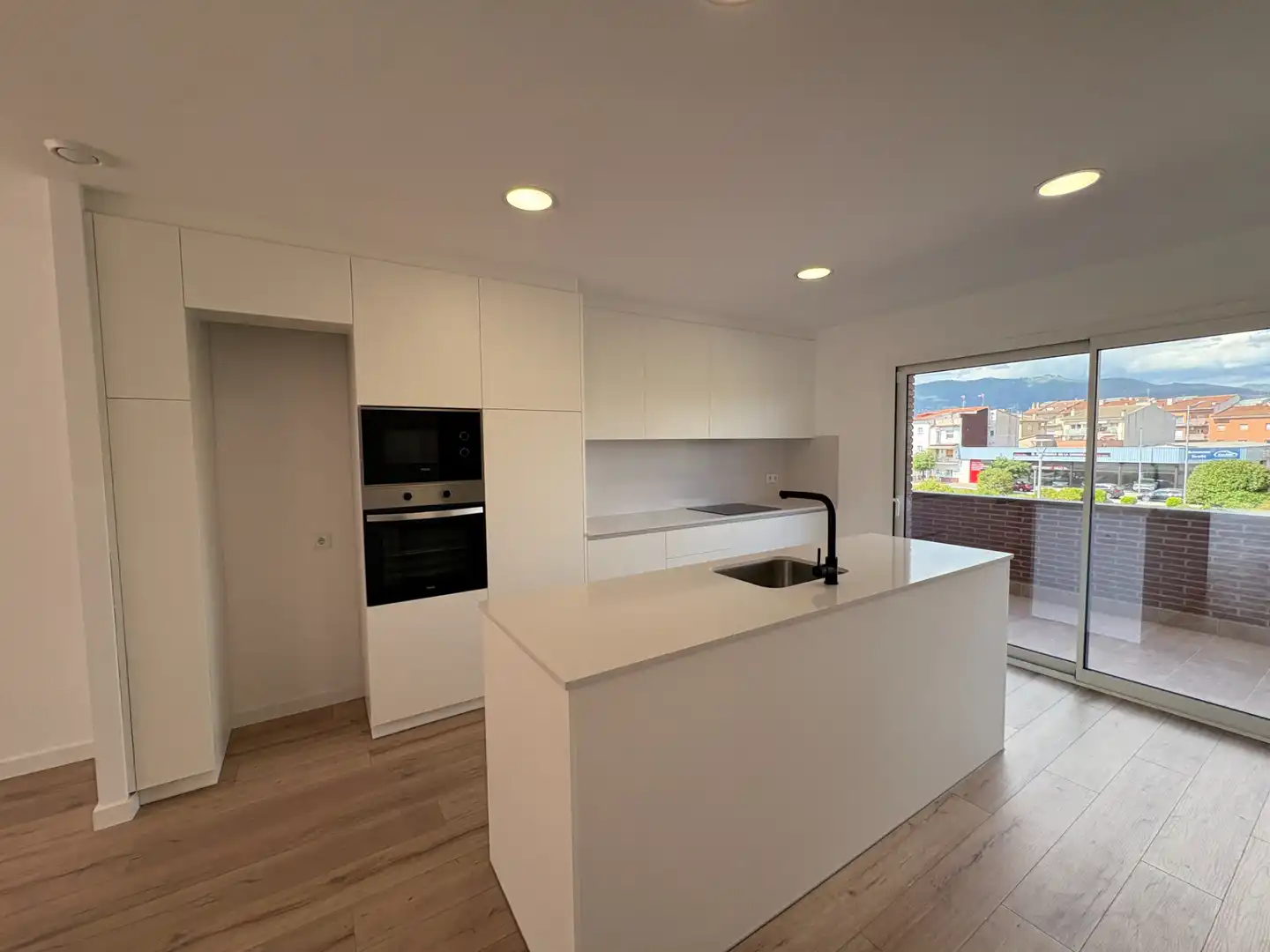 Cocina de Casa adosada en venta en Torelló con Calefacción, Jardín privado y Parquet