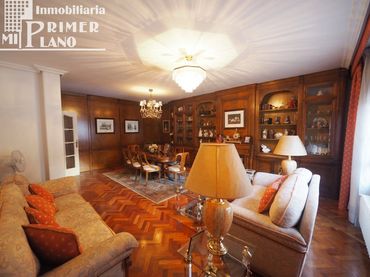 Casa amb balcó en venda a Tomelloso