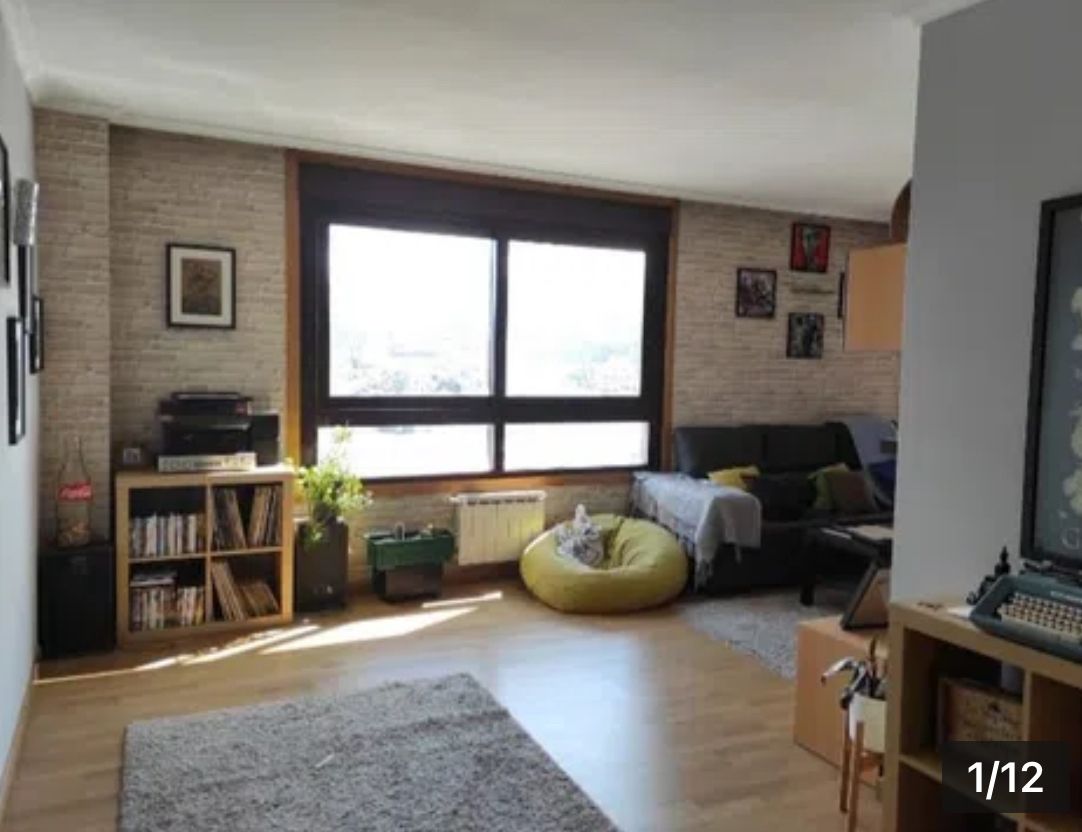 Sala d'estar de Pis de lloguer en Vigo  amb Moblat
