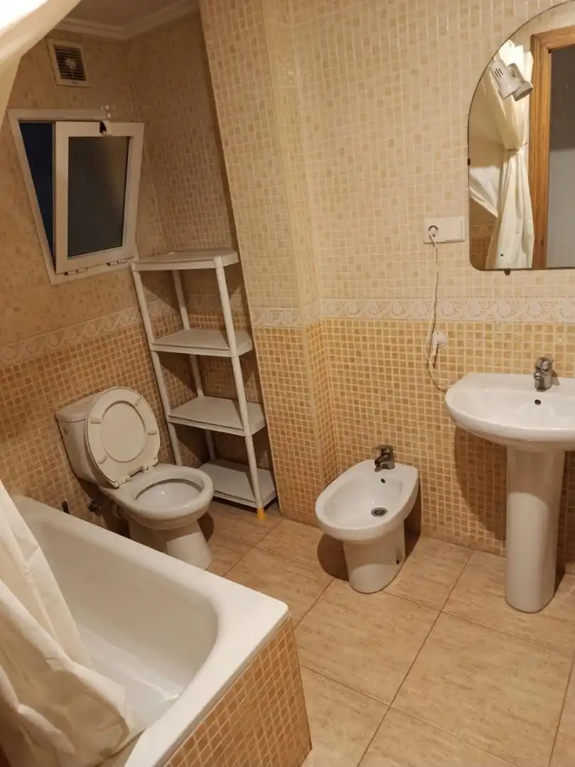 Baño de Piso en venta en Silla con Horno, Lavadora y Balcón