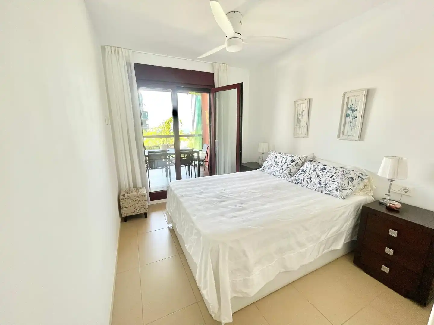Habitación de Apartamento de alquiler en Pilar de la Horadada con Piscina, Amueblado y Lavadora