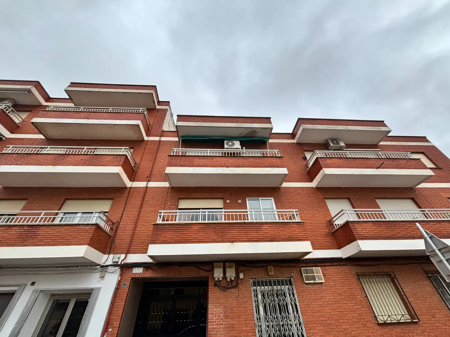 Vista exterior de Piso en venta en Socuéllamos con Terraza y Balcón