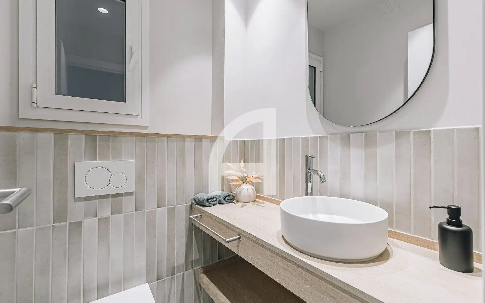 Bathroom of Flat for sale in Barcelona  with Air Conditioner, Heating and Parquet flooring