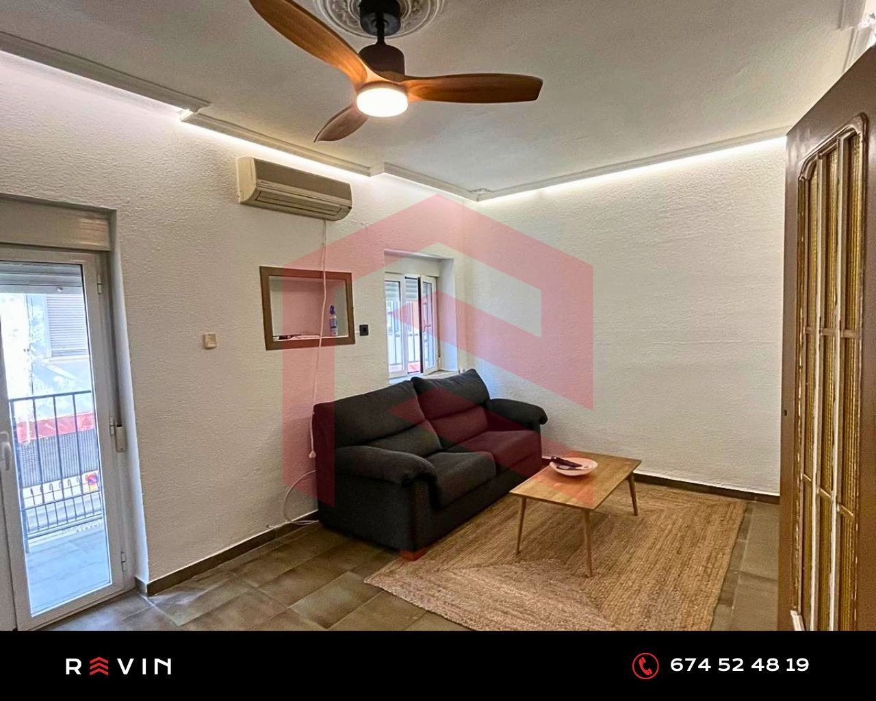 Sala d'estar de Pis de lloguer en  Jaén Capital amb Aire condicionat, Calefacció i Moblat