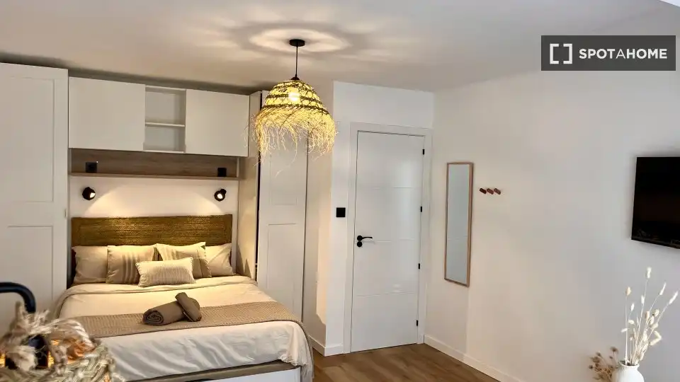 Habitación de Piso de alquiler en  Palma de Mallorca con Aire acondicionado, Calefacción y Amueblado