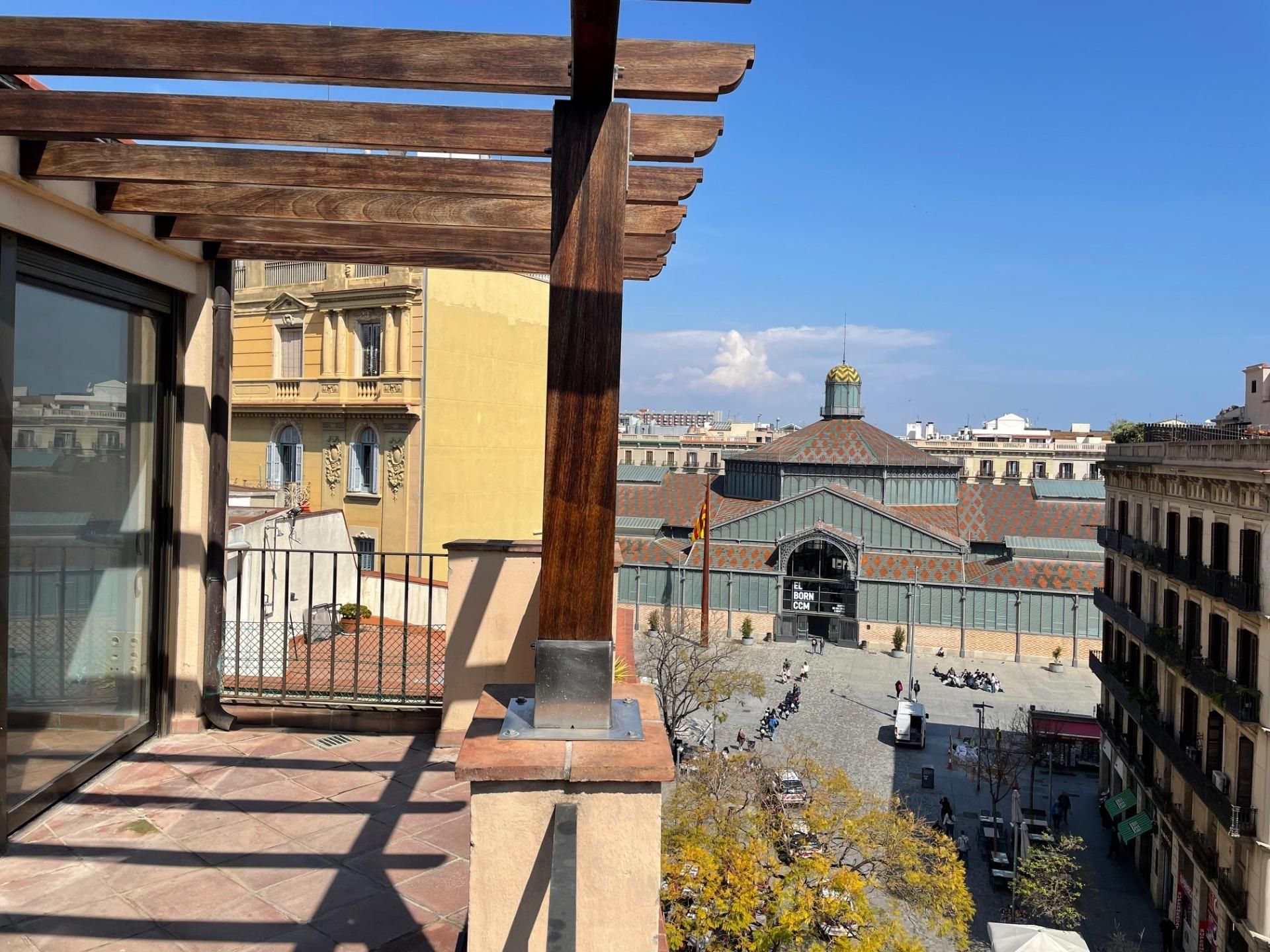 Vista exterior de Àtic en venda en  Barcelona Capital amb Terrassa