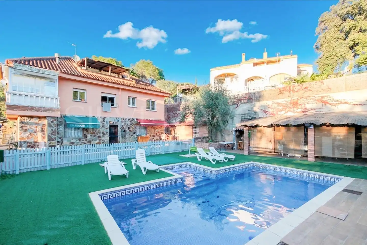 Schwimmbecken von Haus oder Chalet zum Verkauf in Sant Fost de Campsentelles mit Klimaanlage, Heizung und Privatgarten