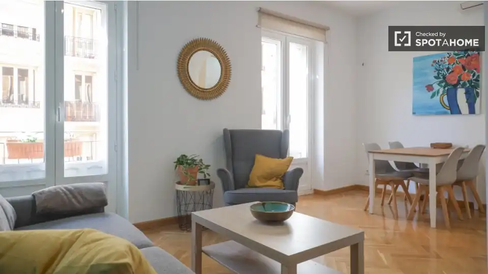 Appartamento con terrazza in affitto a Chamberí, imagen 3