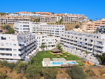 Ático con piscina en venta en Riviera del Sol