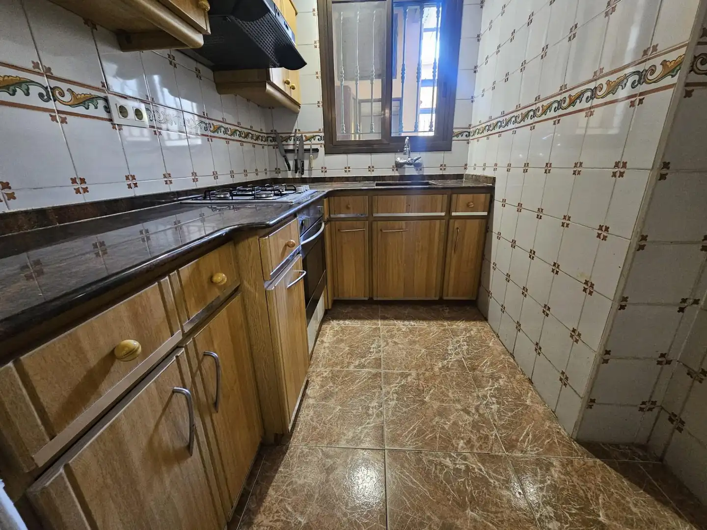 Cuina de Casa adosada en venda en Valencia amb Terrassa