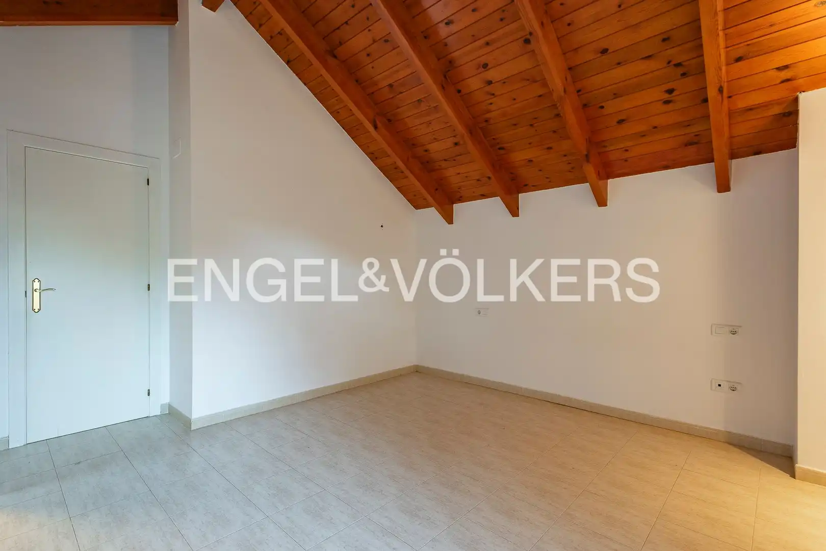 Casa o chalet en venta en Vallirana con Calefacción, Jardín privado y Parquet