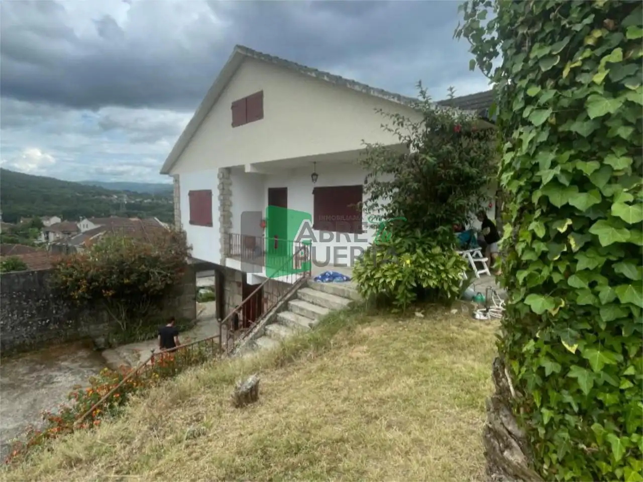 Vista exterior de Casa o xalet en venda en Ribadavia amb Calefacció, Jardí privat i Terrassa
