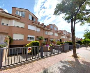 Vista exterior de Casa o xalet en venda en Valladolid Capital amb Calefacció, Jardí privat i Terrassa