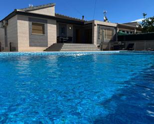 Piscina de Casa o xalet en venda en Torrevieja amb Aire condicionat, Calefacció i Jardí privat