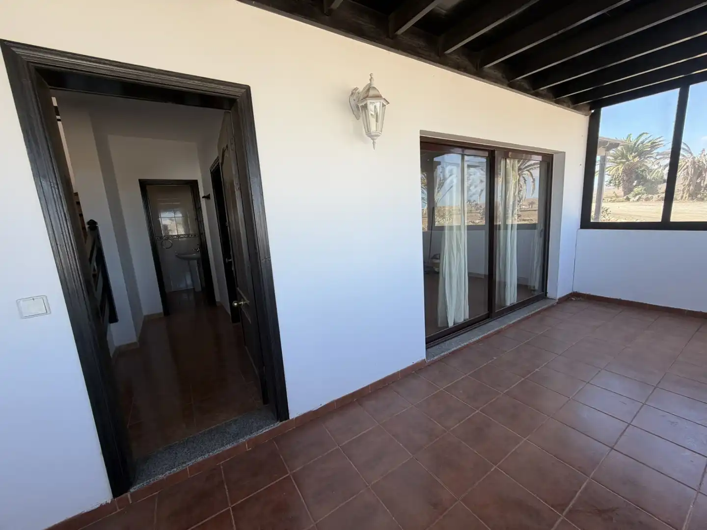 Casa aparellada amb terrassa en venda a Costa Teguise, imagen 3
