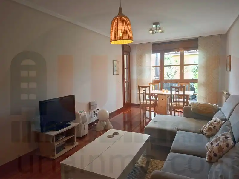 Sala de estar de Casa o chalet en venta en Sariego con Calefacción, Terraza y Trastero