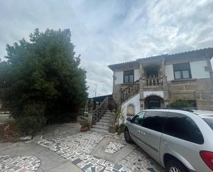 Vista exterior de Casa o xalet en venda en Vigo  amb Piscina