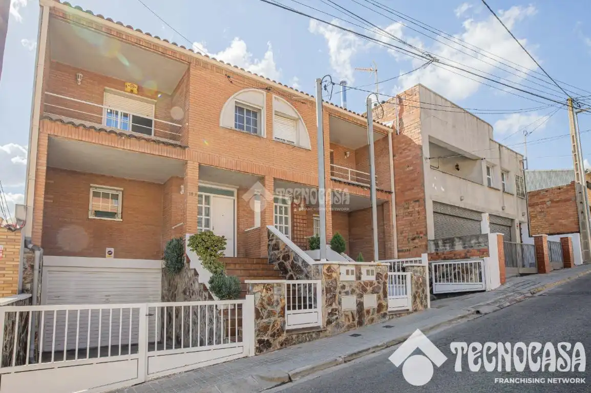 Casa pareada con terraza en venta en Sant Vicenç Dels Horts, imagen 25