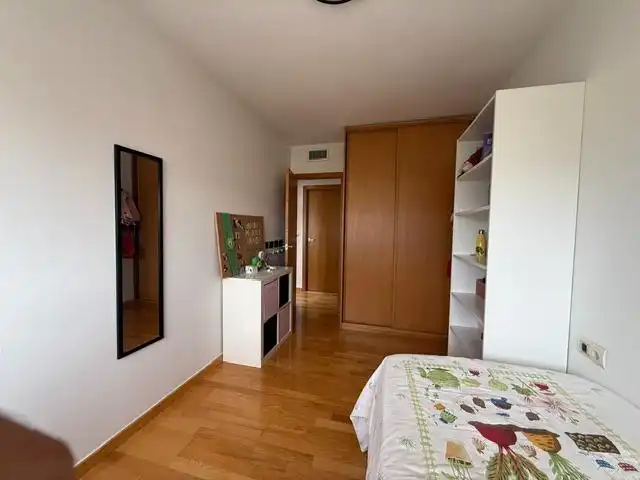 Habitación de Piso de alquiler en Murcia con Aire acondicionado, Calefacción y Jardín privado