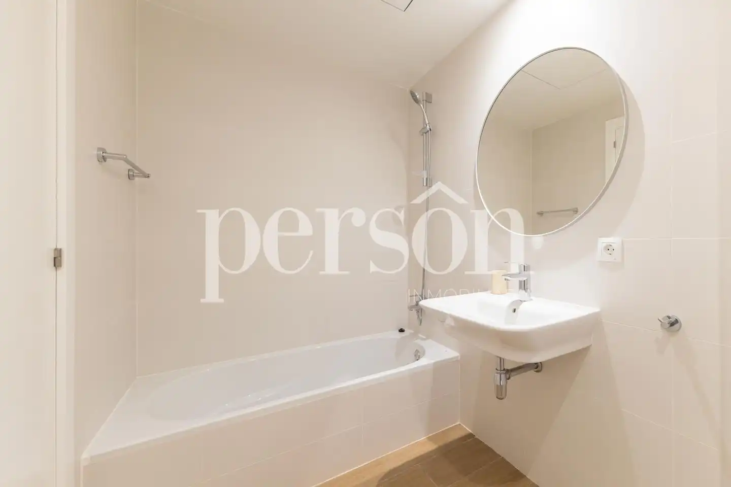 Bathroom of Flat for rent in Dénia  with Air Conditioner, Terrace and Storage room