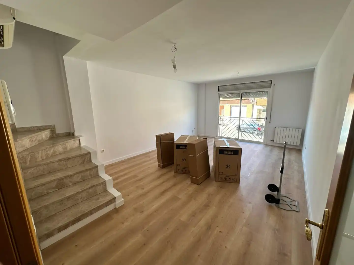 Maisonette zum Verkauf in Rubí mit Klimaanlage, Heizung und Terrasse