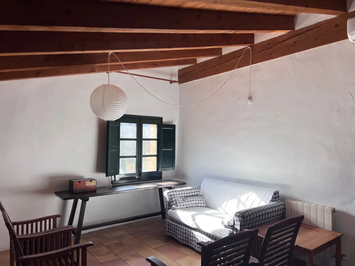 Sala d'estar de Finca rústica en venda en Mieres (Girona) amb Aire condicionat, Jardí privat i Parquet