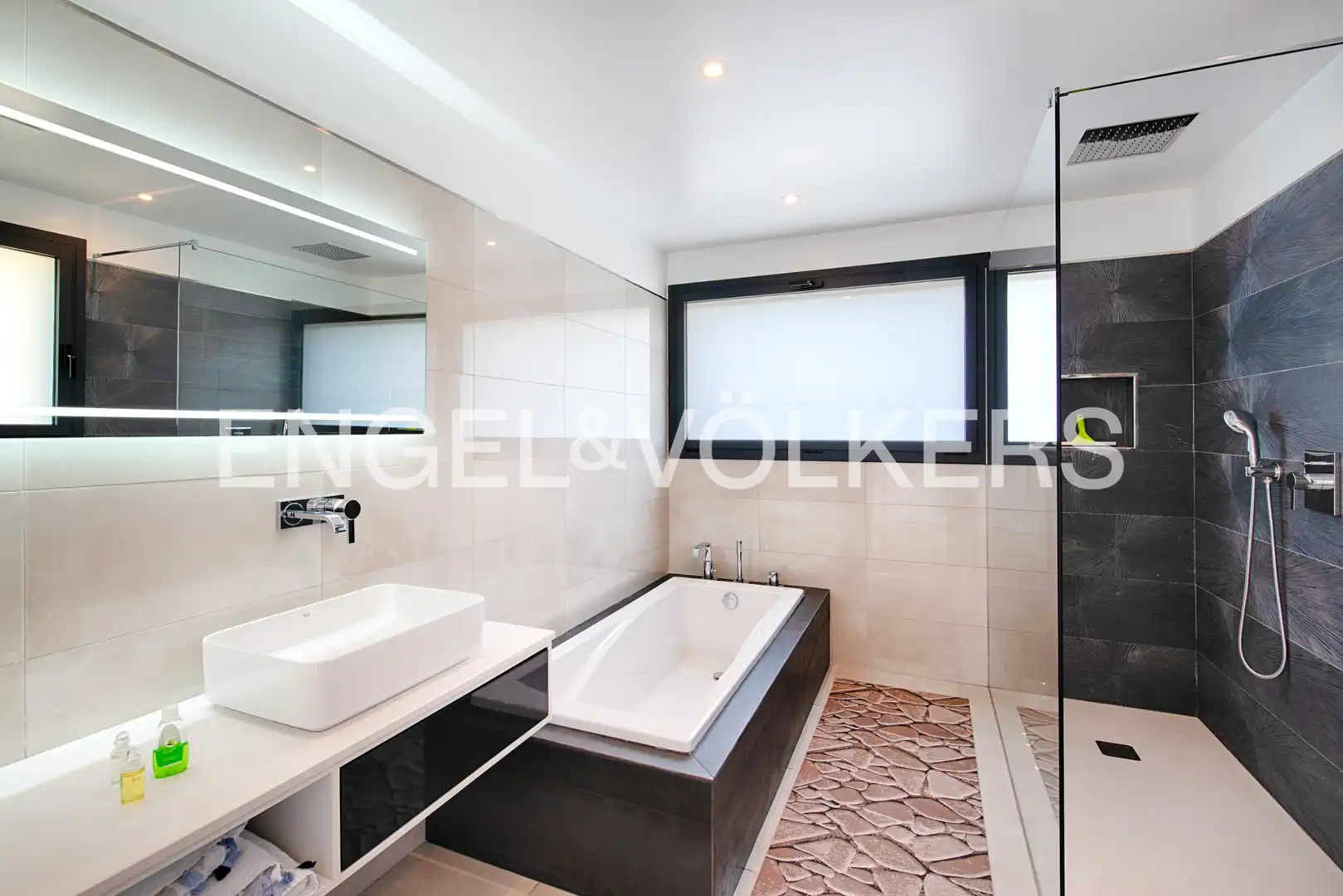 Maison avec piscine à vendre à Carrer Almogàvers, imagen 26