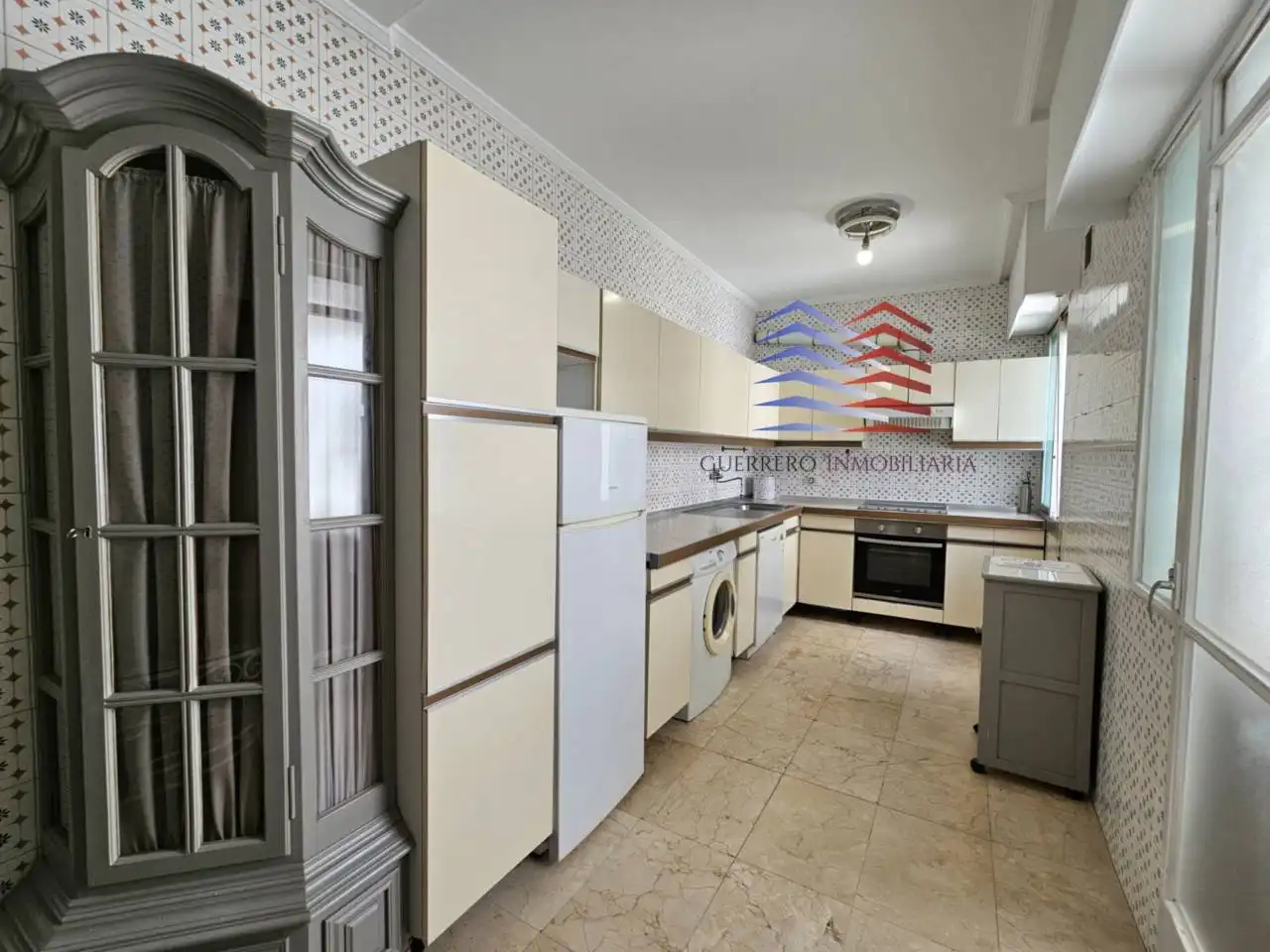 Cocina de Piso de alquiler en Ourense Capital  con Calefacción, Parquet y Trastero