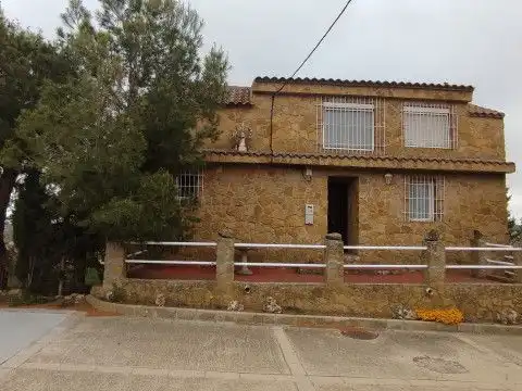 Casa rústica amb jardí en venda a Calle Diseminados 39, imagen 2