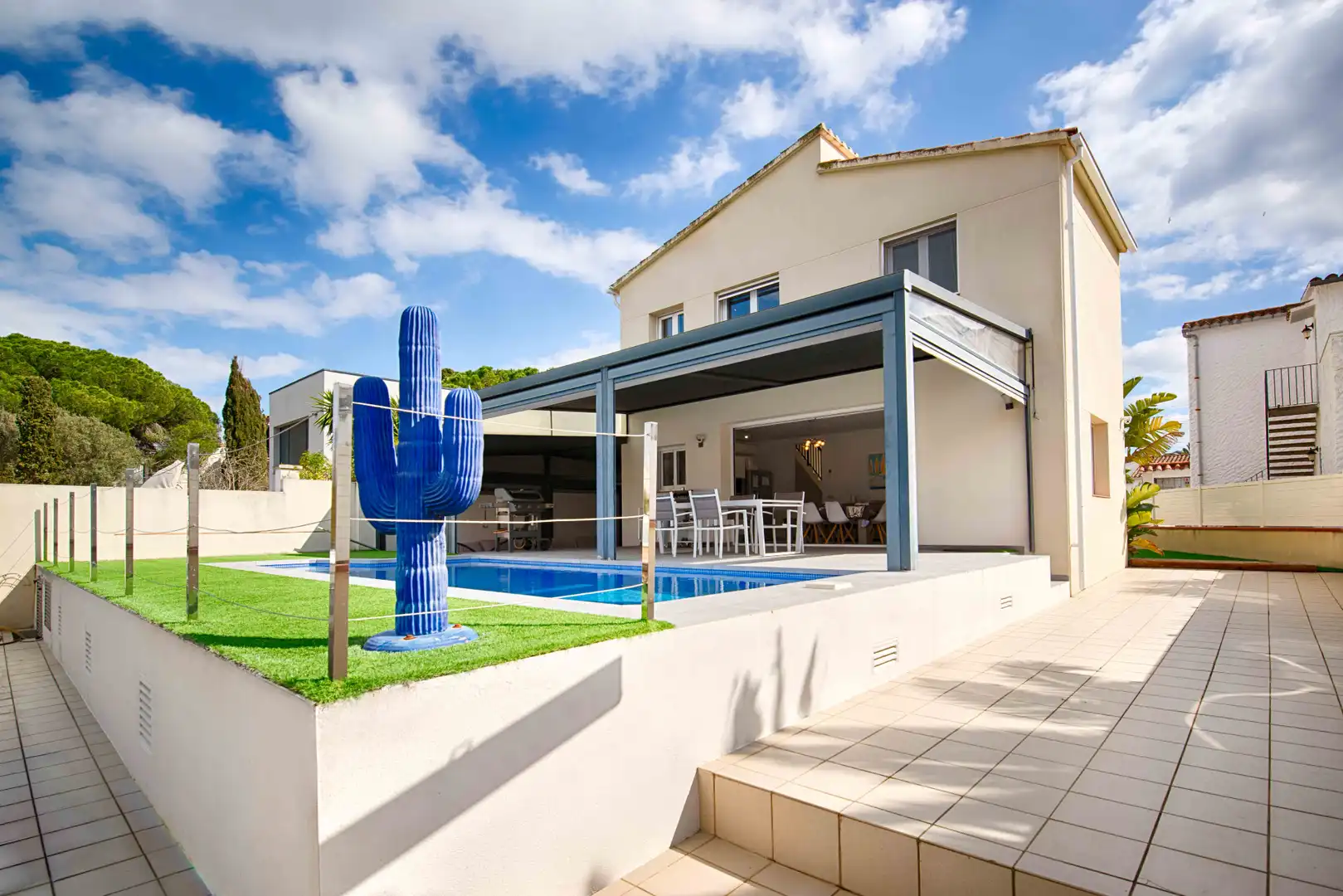 Casa con piscina en venta en Carrer Norfeu, imagen 6