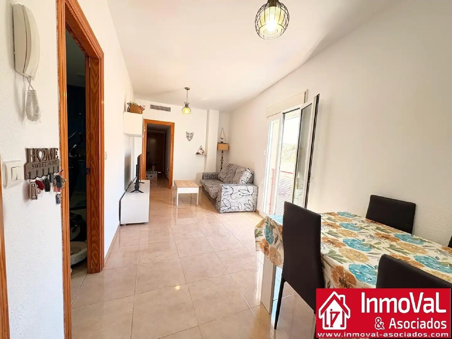 Sala de estar de Piso en venta en Garrucha con Calefacción y Amueblado