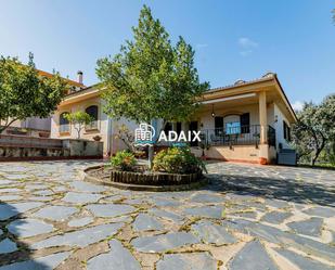 Jardí de Casa o xalet en venda en Cáceres Capital amb Aire condicionat, Terrassa i Piscina