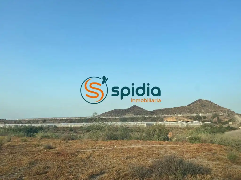 Terreno residencial en venta en Las Lomas - Las Yucas