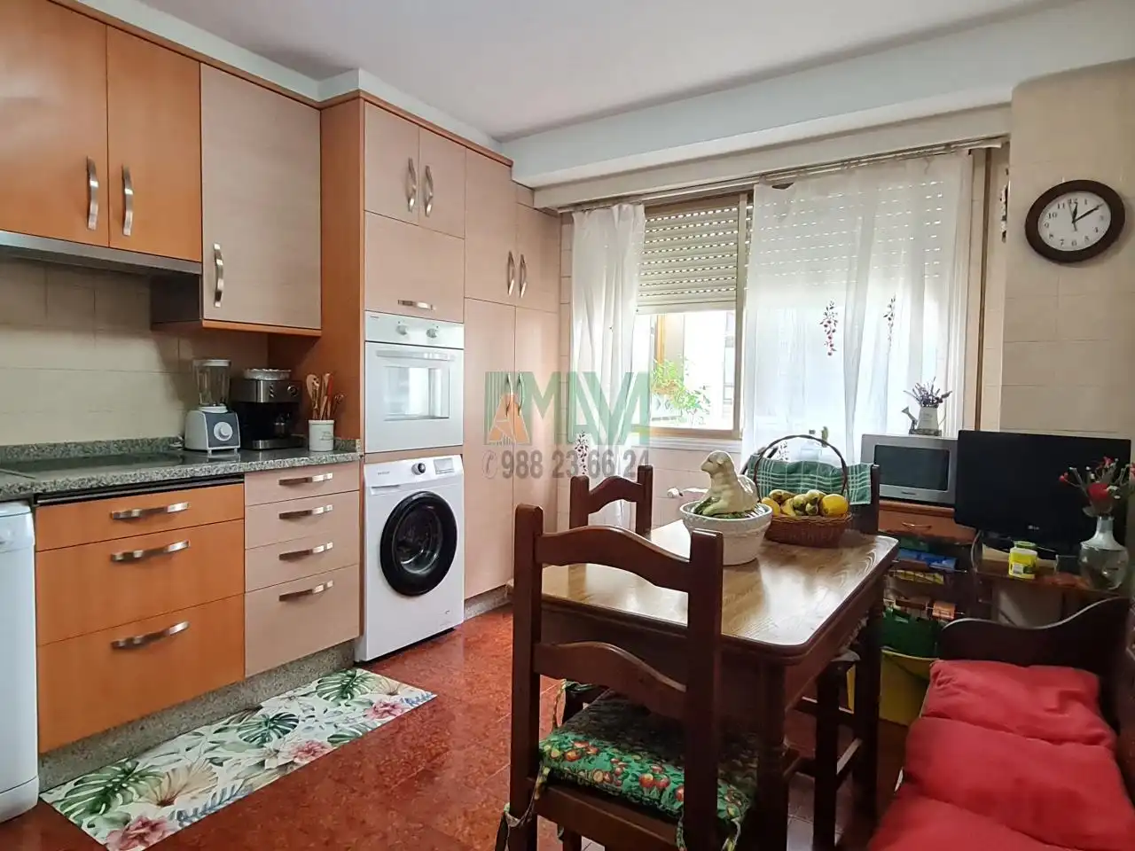 Cuina de Dúplex en venda en Ourense Capital  amb Calefacció, Parquet i Traster